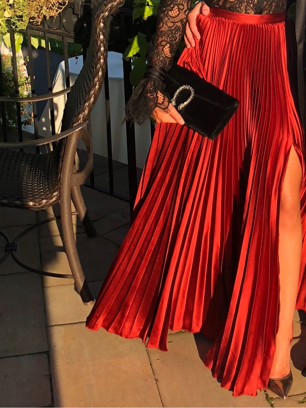 AMUR Rust Red Burgundy Pleated Metallic Maxi Skirt With Leg Slit Size 0